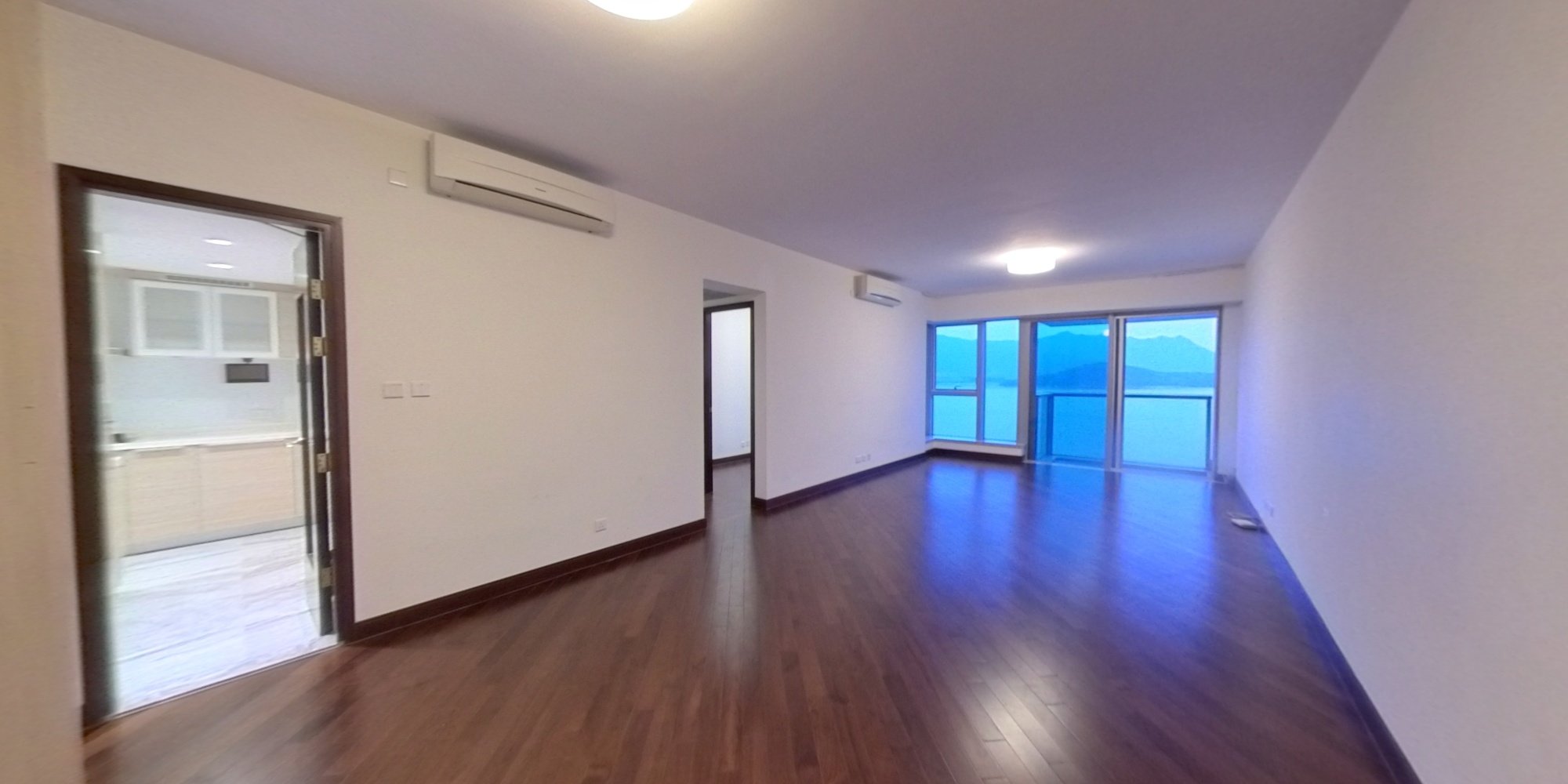MAYFAIR BY THE SEA・I・TOWER 17, VR