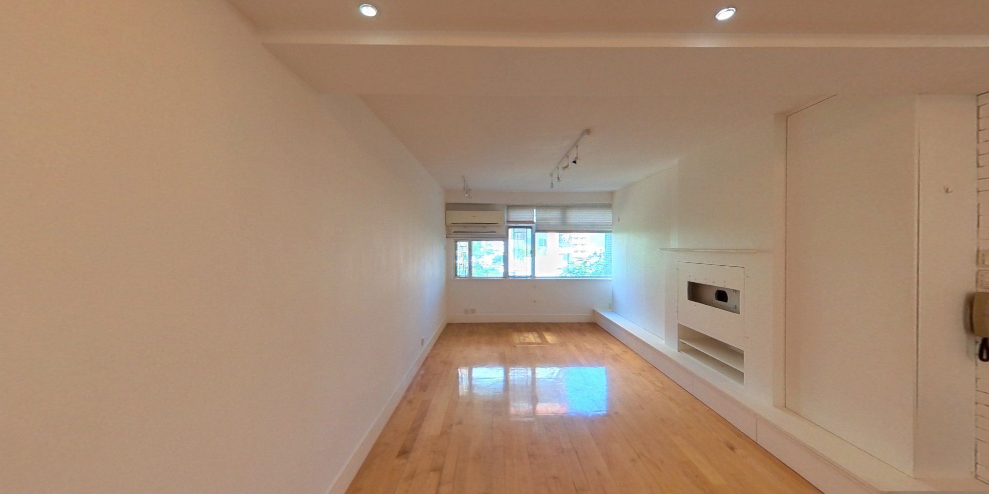 Oxford Court・BLOCK II, VR