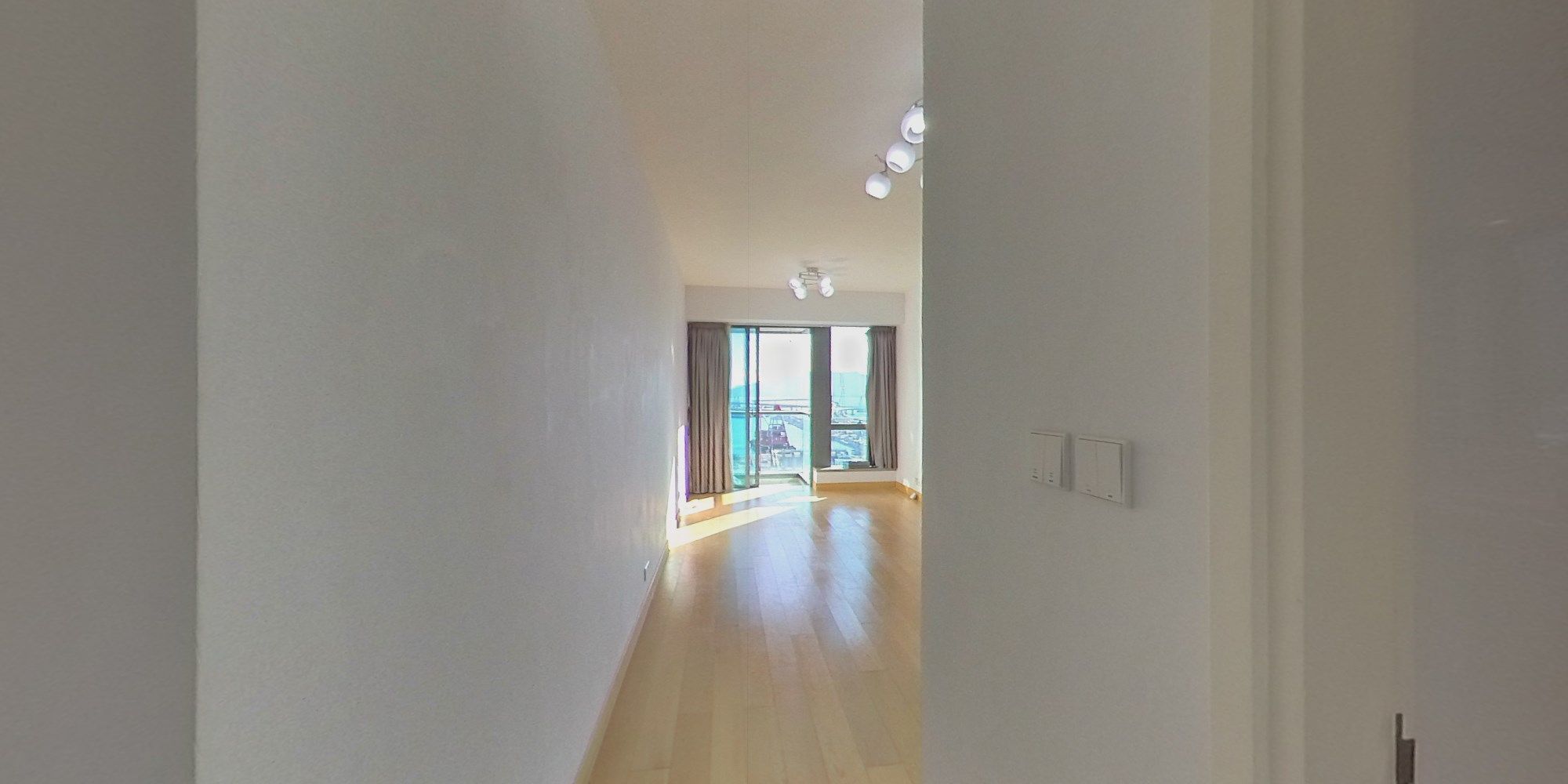 CAPRI・TOWER 10, VR
