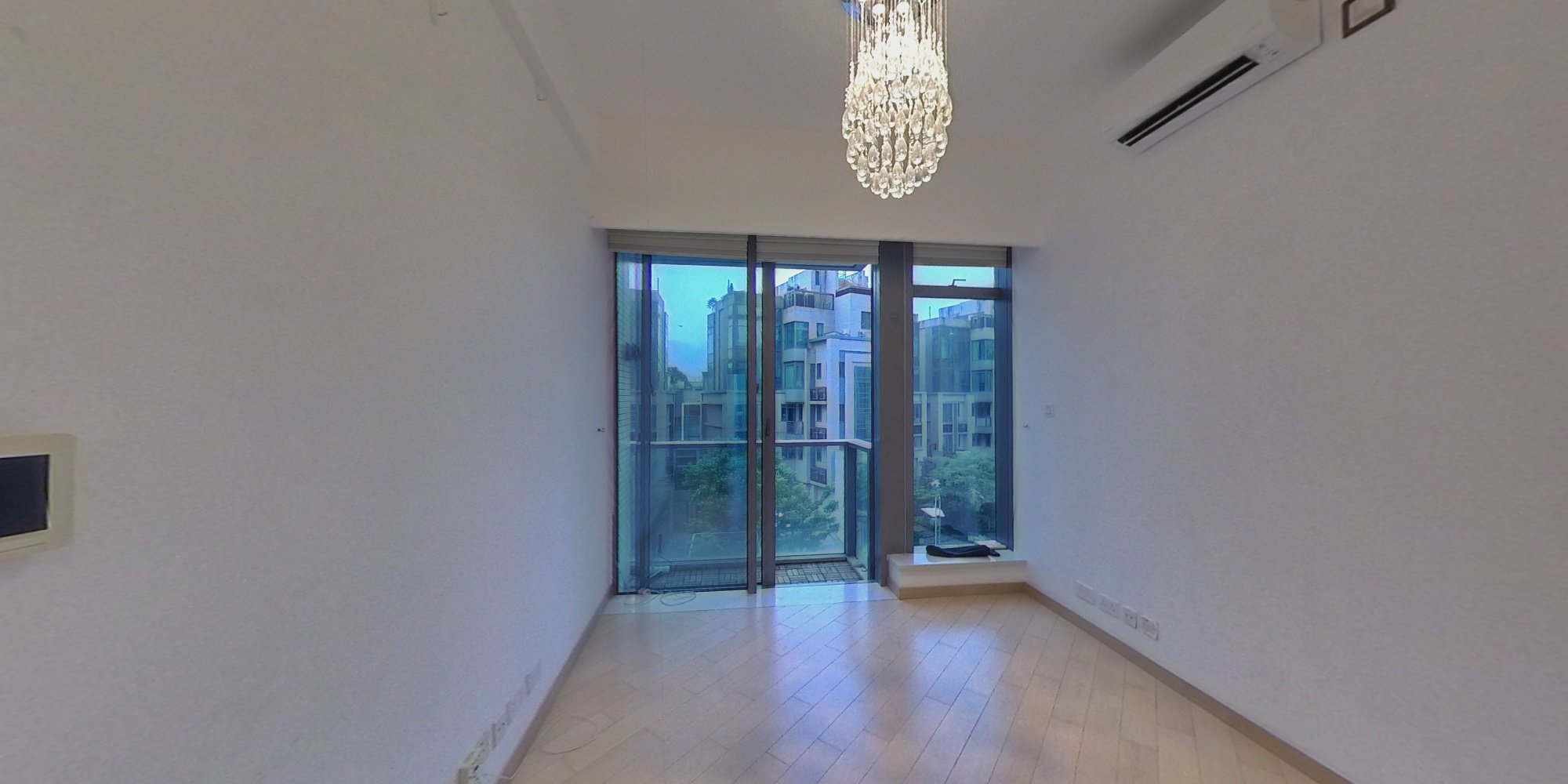 RIVA・FERENTINO BOULEVARD TOWER 7, VR