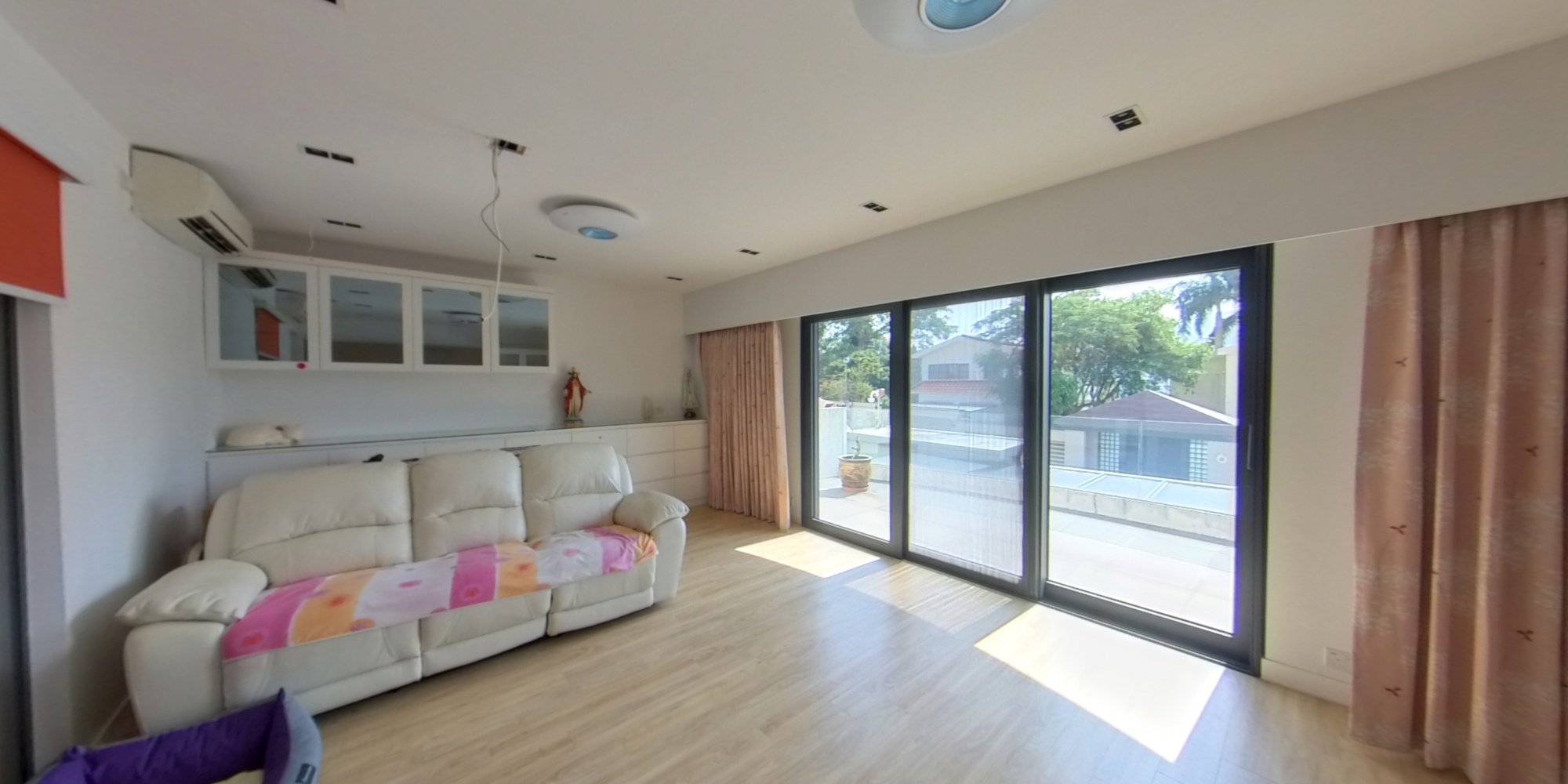 HONG LOK YUEN TWENTY-FOURTH STREET, VR