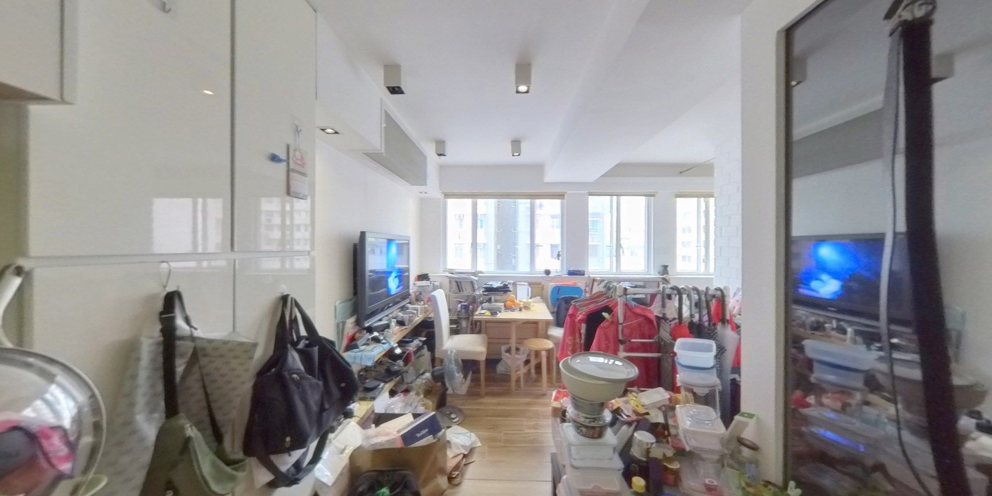雅丽阁, VR