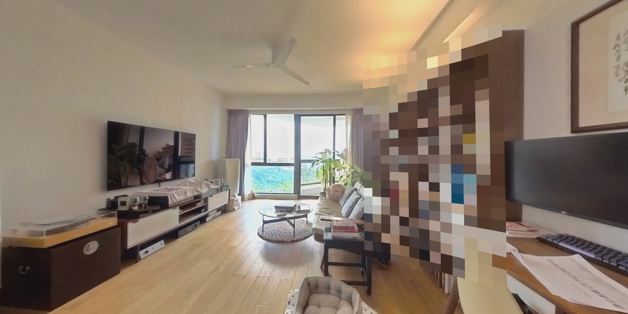 南灣大廈, VR