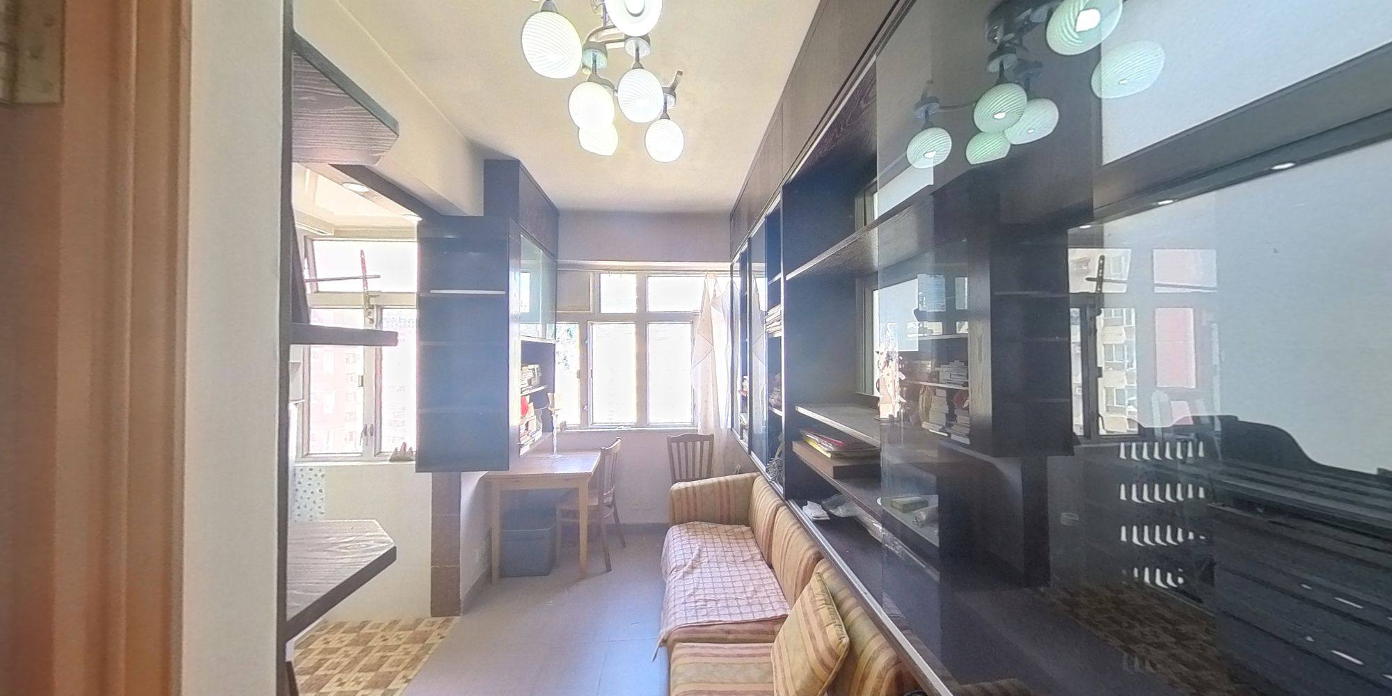 EALING COURT, VR