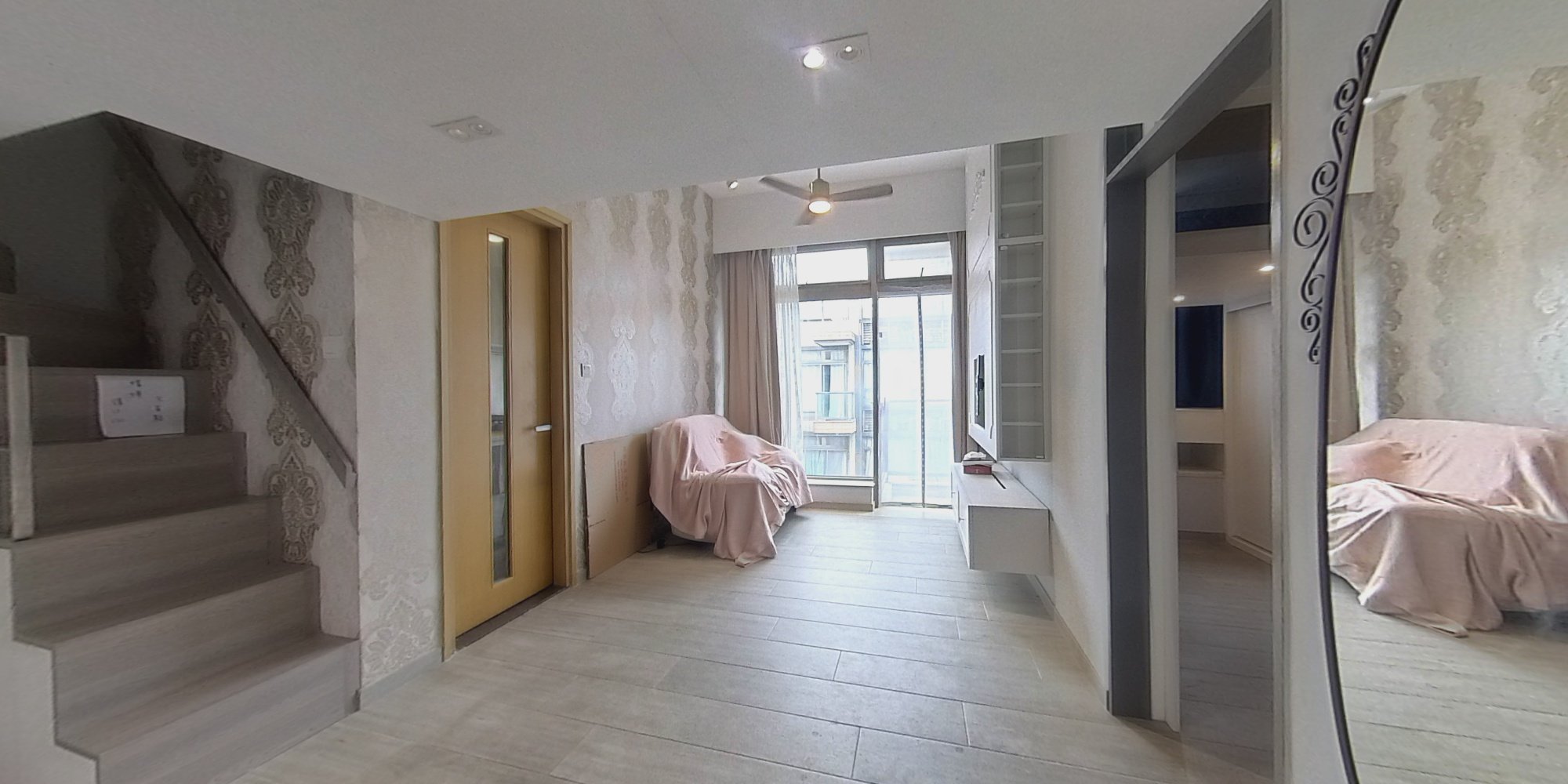 溱林 7座, VR