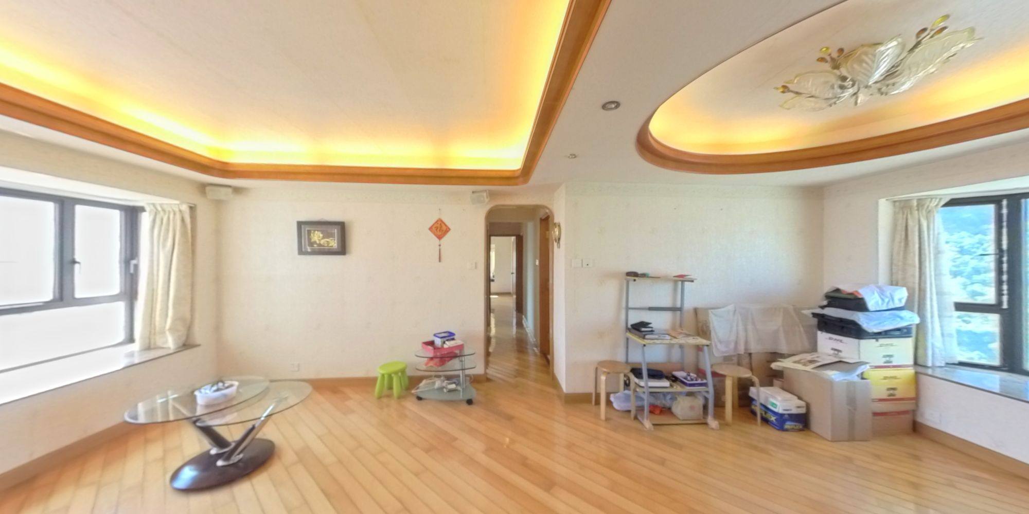 殷荣阁, VR