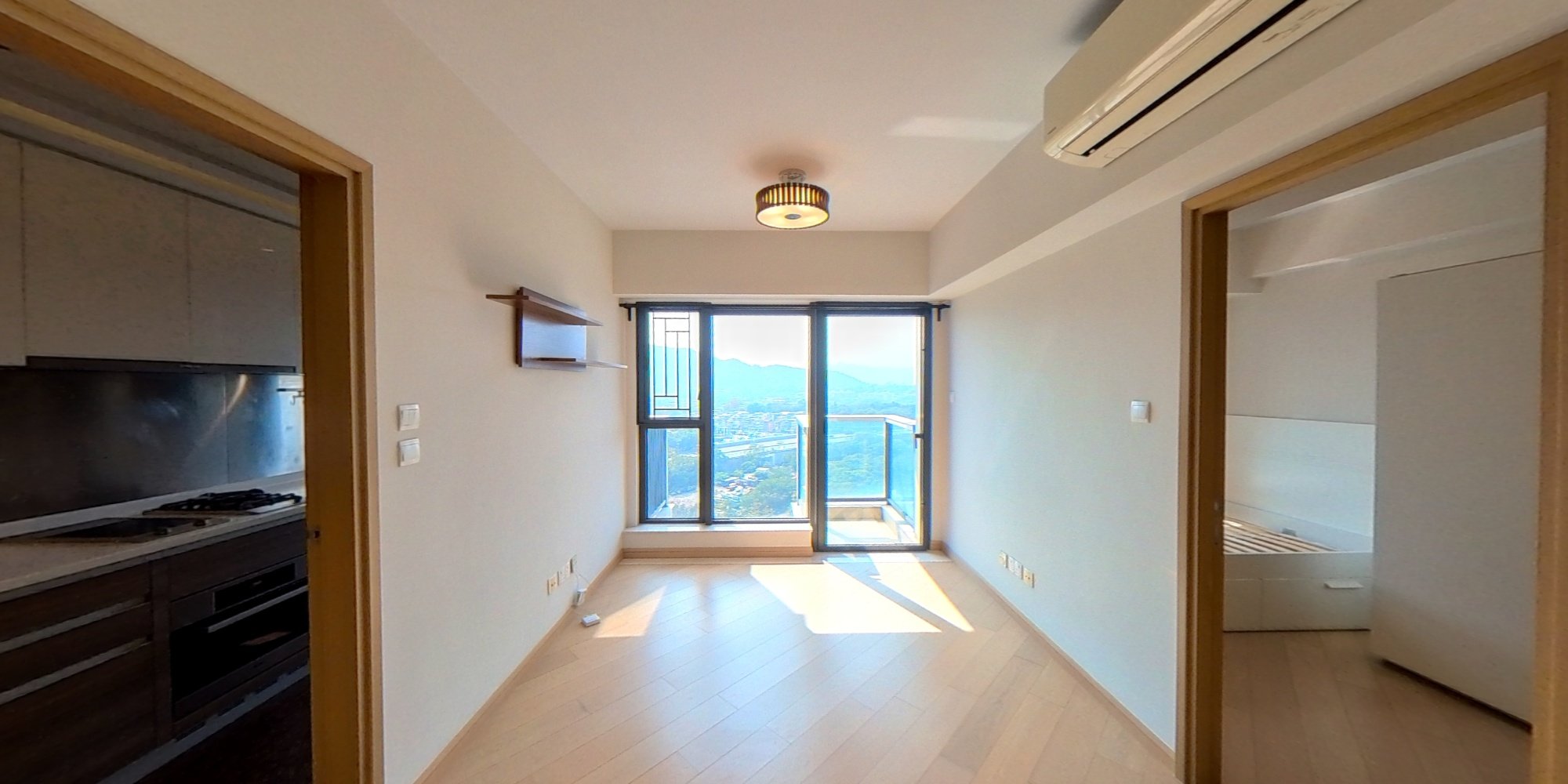 溱柏 8座, VR