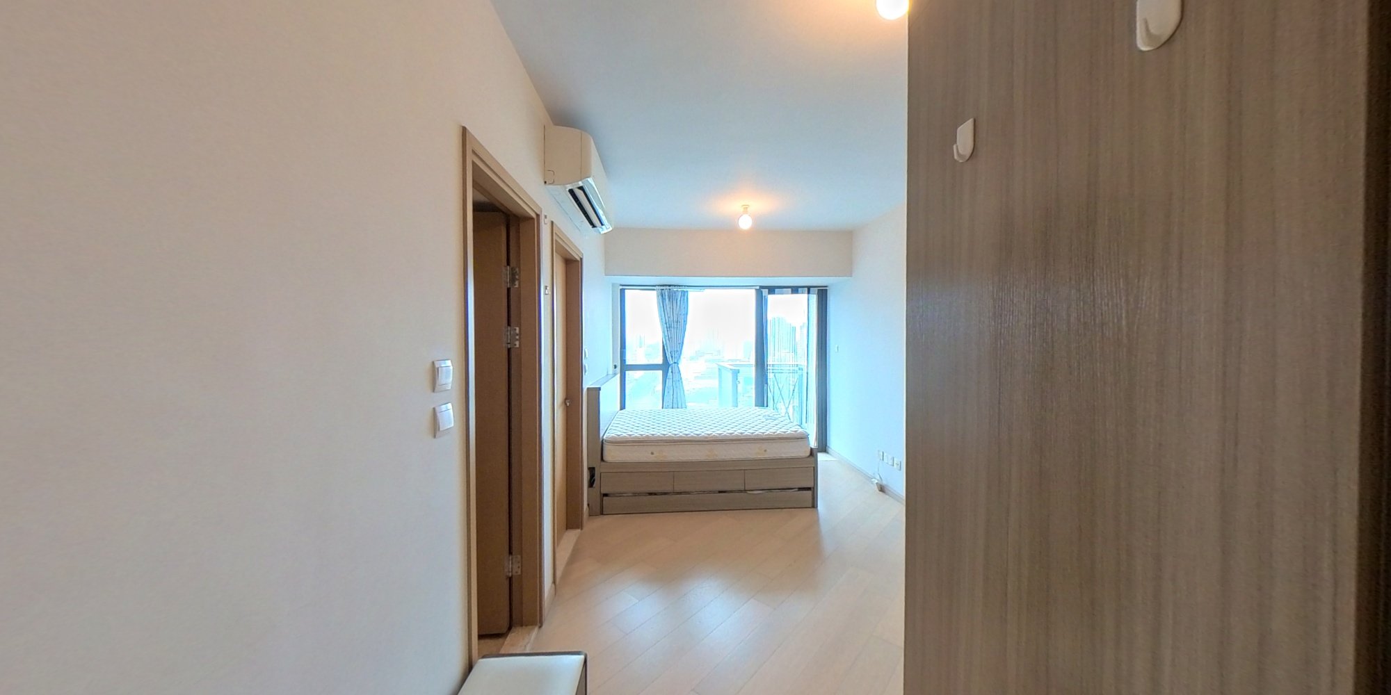 溱柏 9座, VR