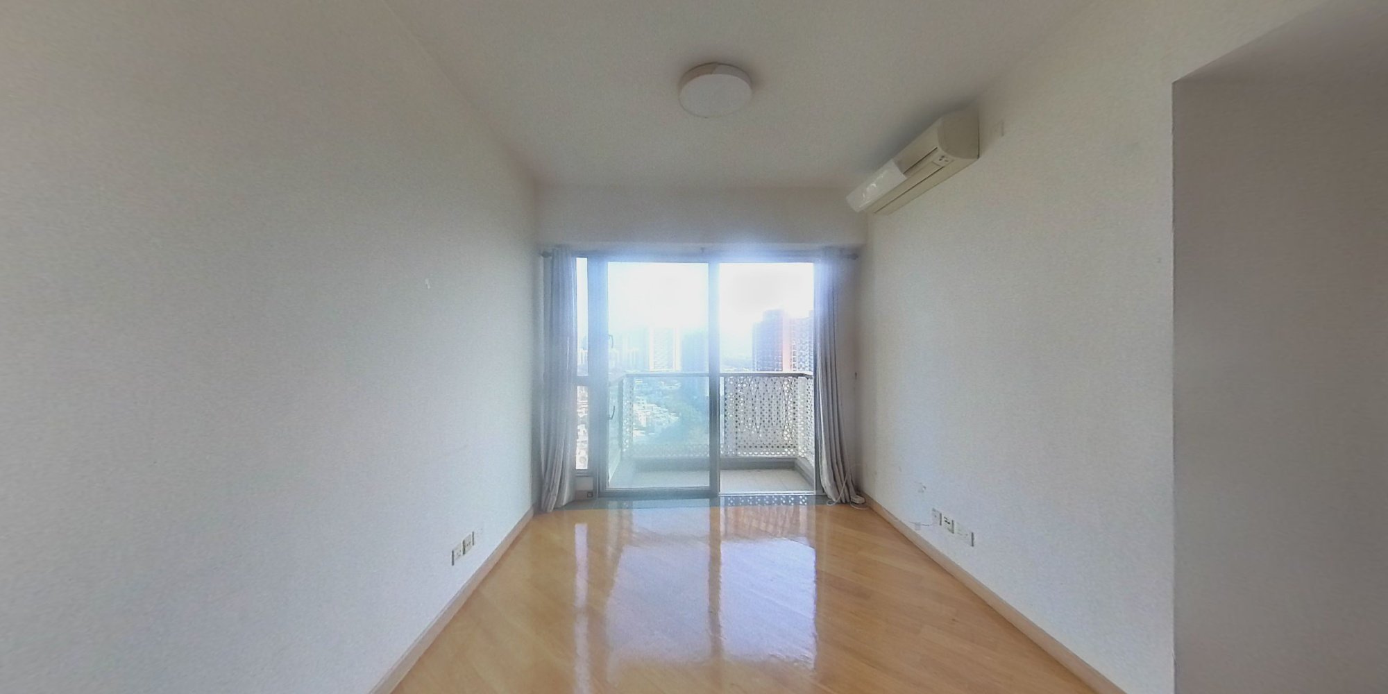 翘翠峰 5座, VR
