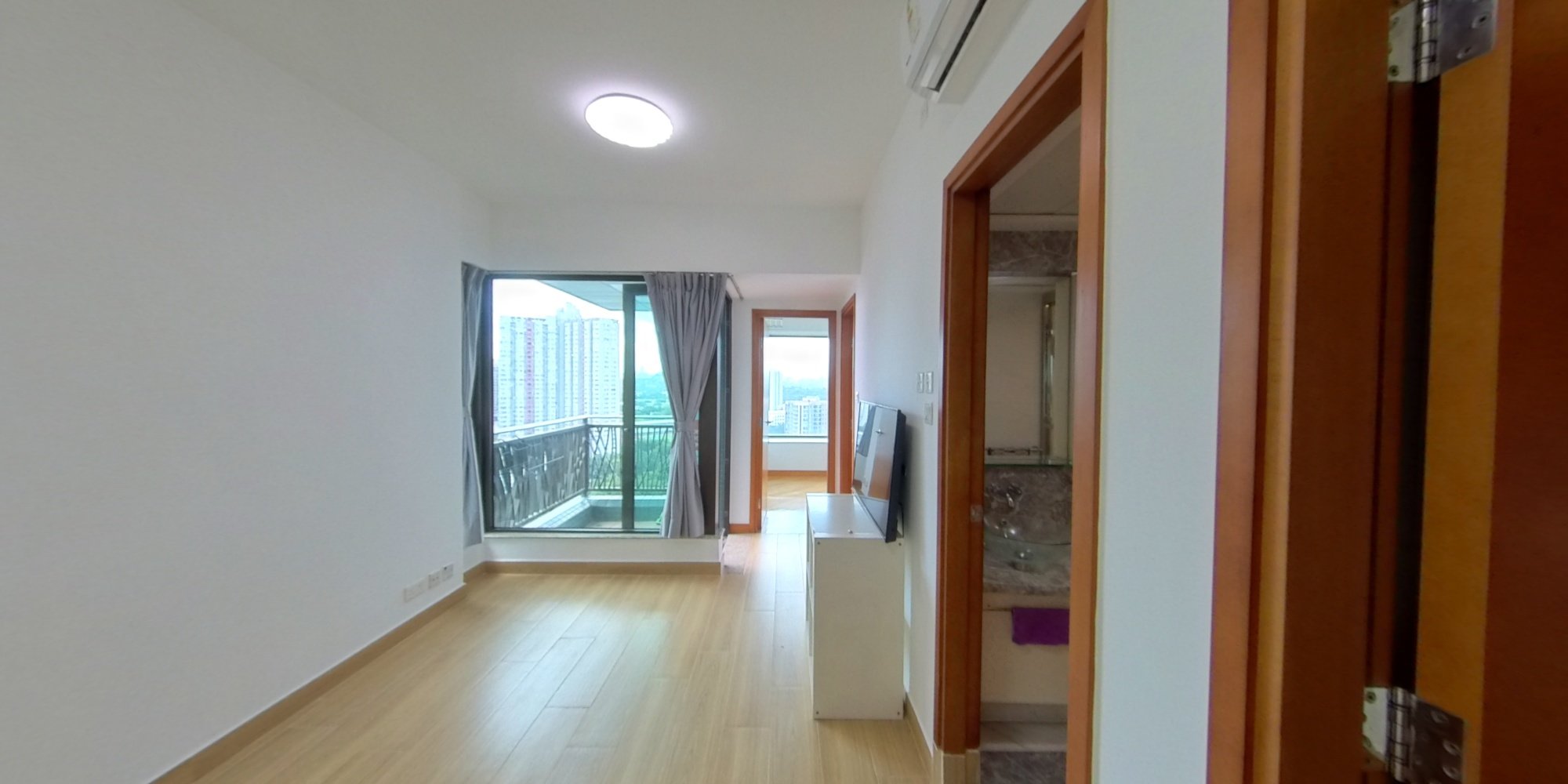 皇府山 2座, VR