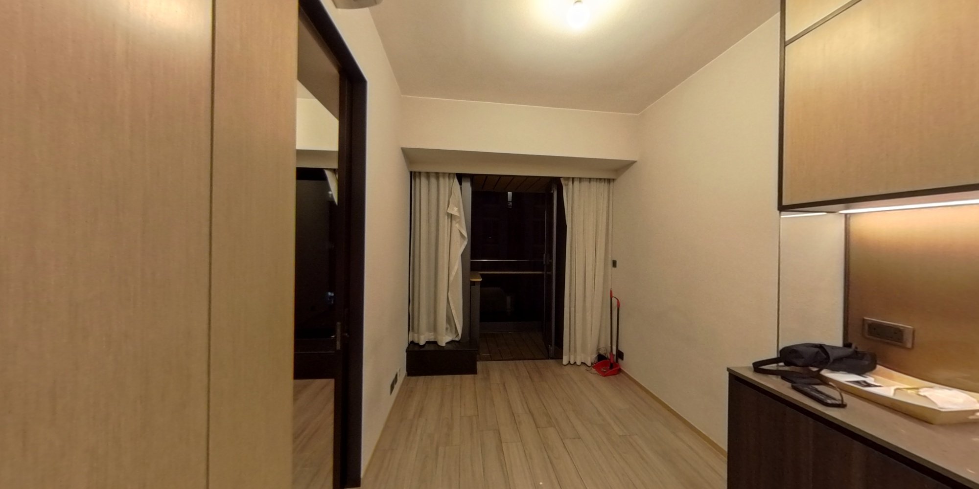 利奥坊.凯岸 1座, VR