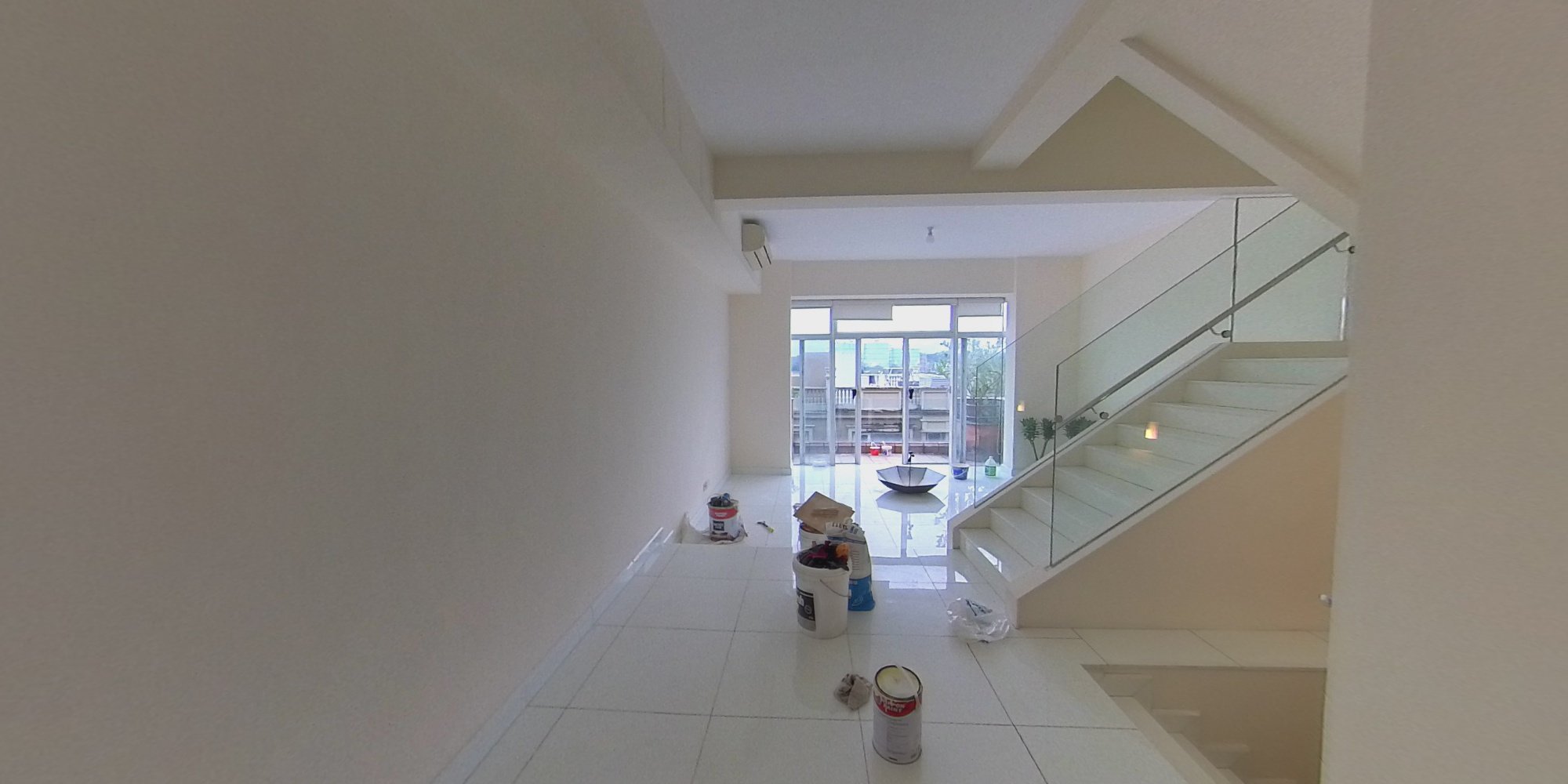 The Beverly Hills, VR