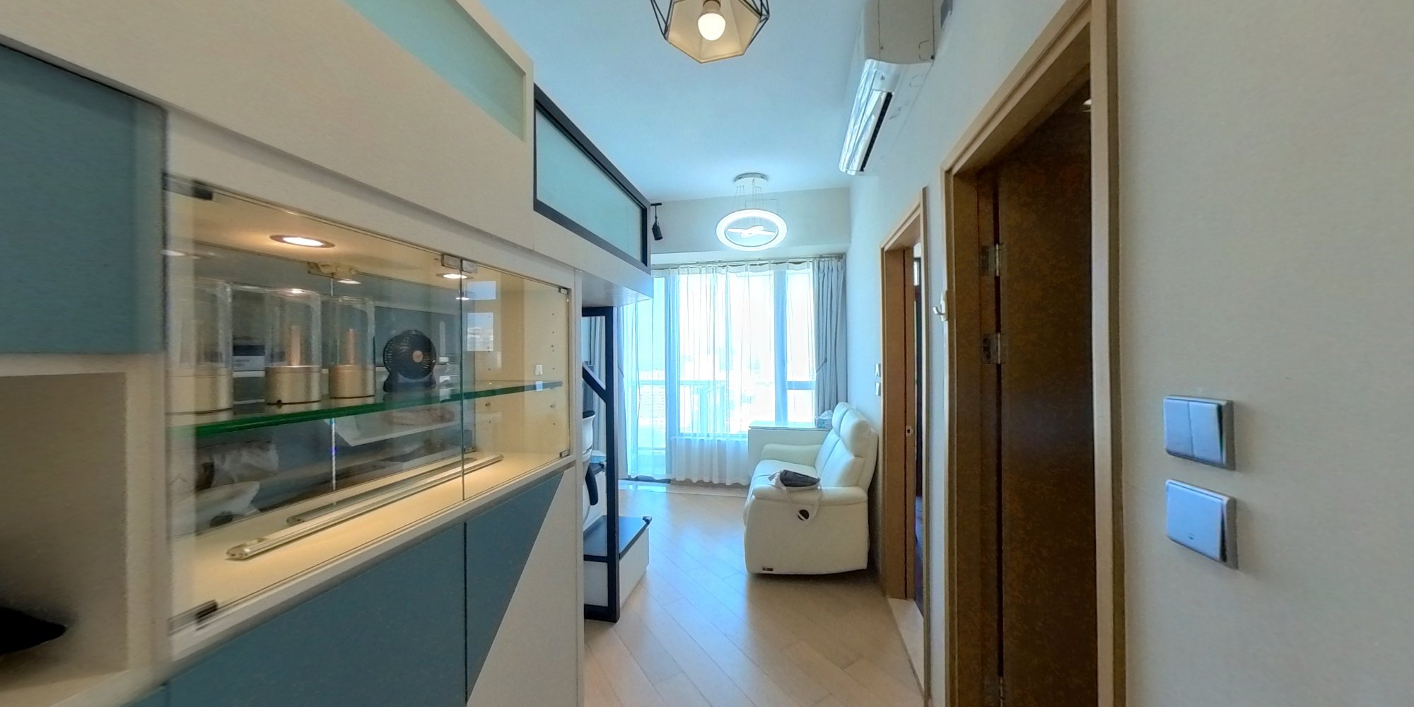 溱柏 10座, VR