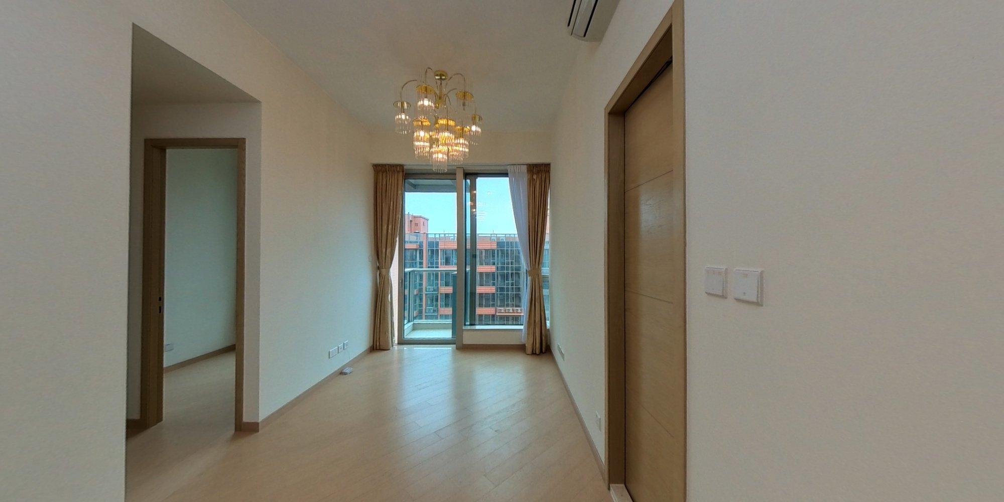 Mayfair By The Sea 8, VR