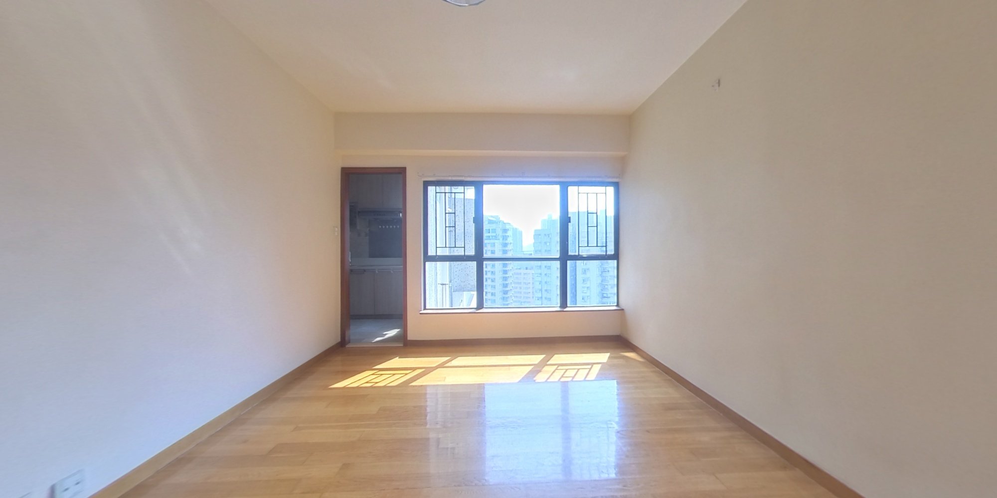 冠峰園 2座 3房 13樓 E室, VR