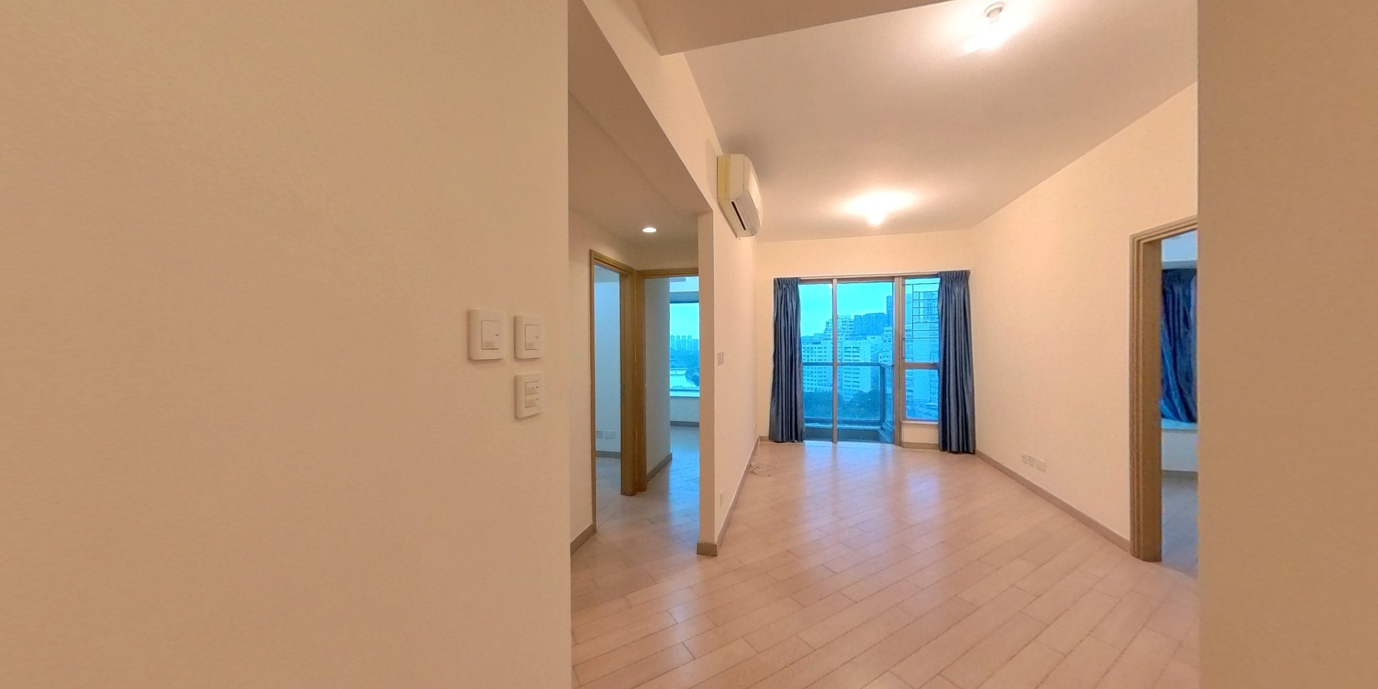 珑门 1期 1座, VR