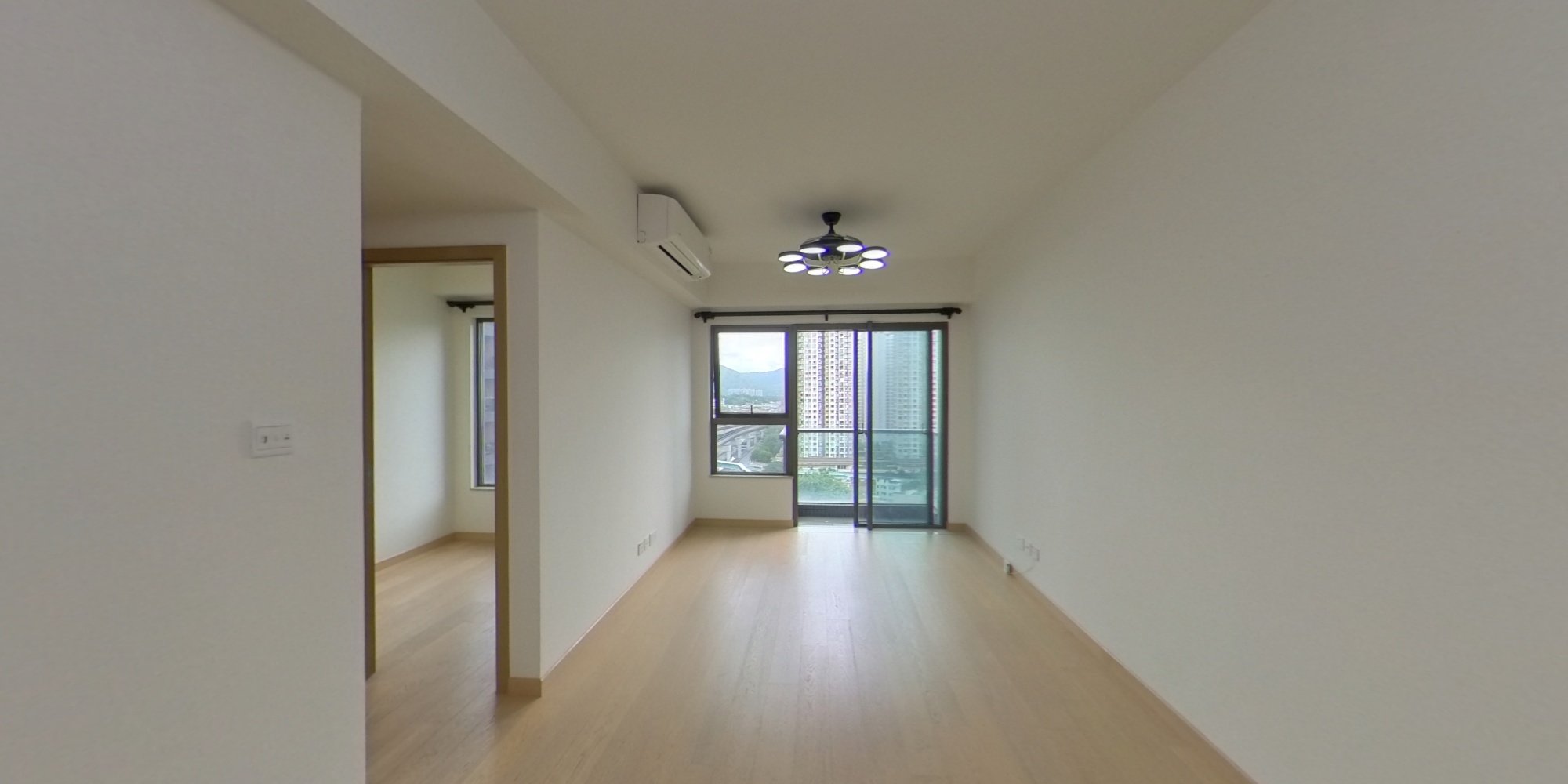 朗城汇 2座, VR