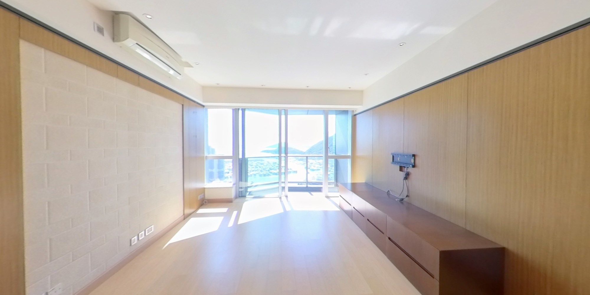 MARINELLA・TOWER 1, VR