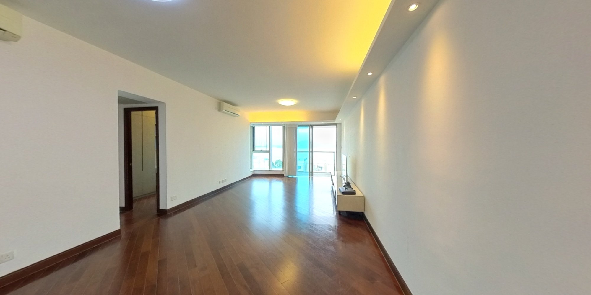 Mayfair By The Sea・I・TOWER 17, VR