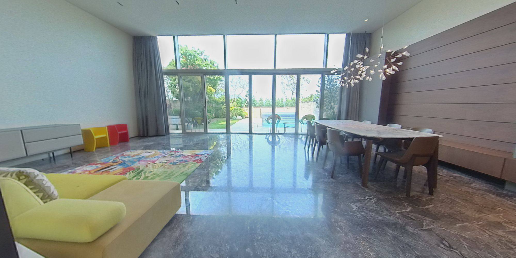 MAYFAIR BY THE SEA, VR