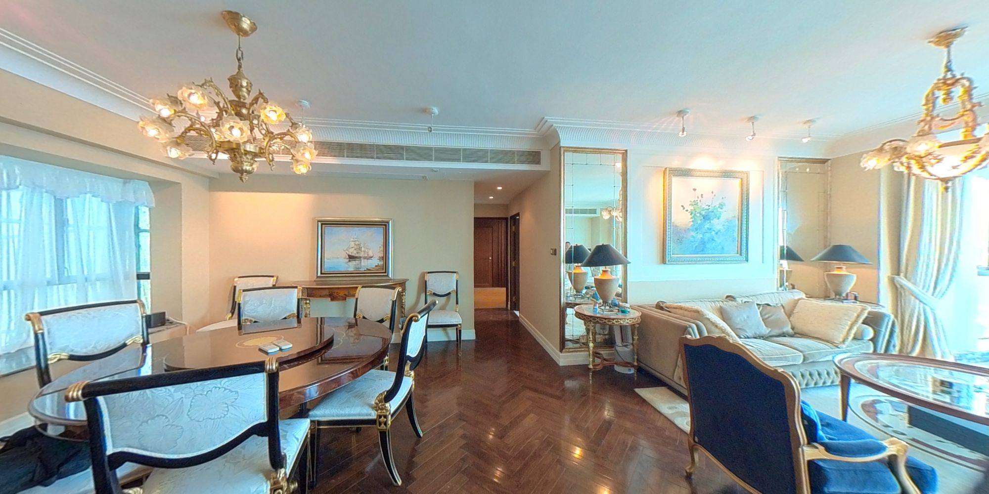 THE MAYFAIR, VR