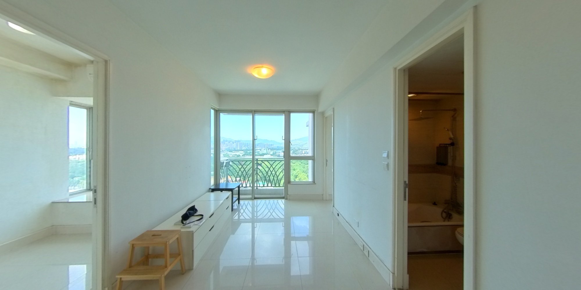 Uptown・TOWER 5, VR