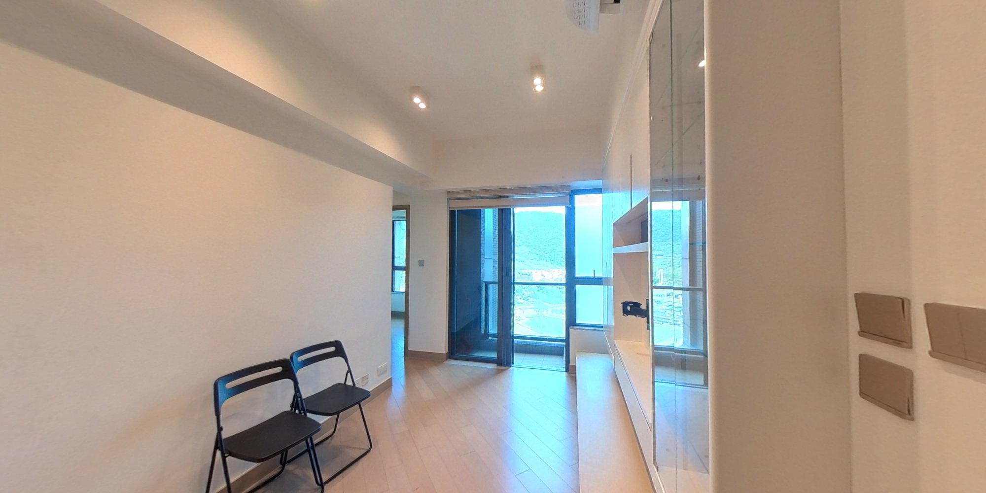 Lohas Park Phase 4A Wings At Sea Tower 1B 2房 10/F Flat E, VR